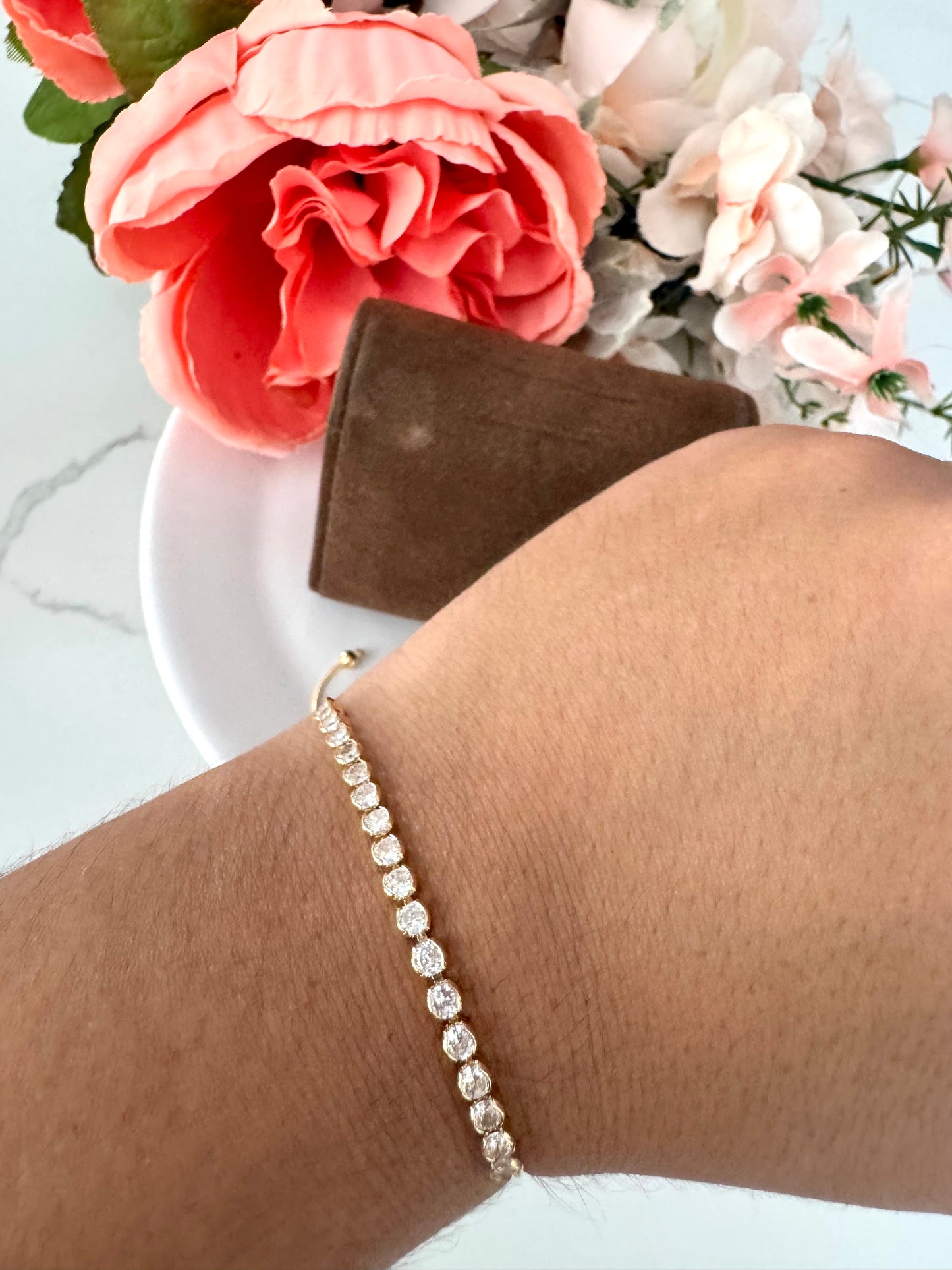 Pulsera ajustable con circonias – Bañada en oro de 18K