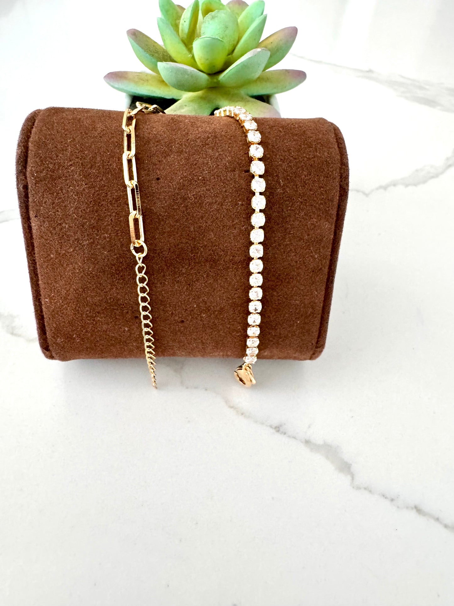 Pulsera de eslabones tipo clip con circonias – Bañada en oro de 18K