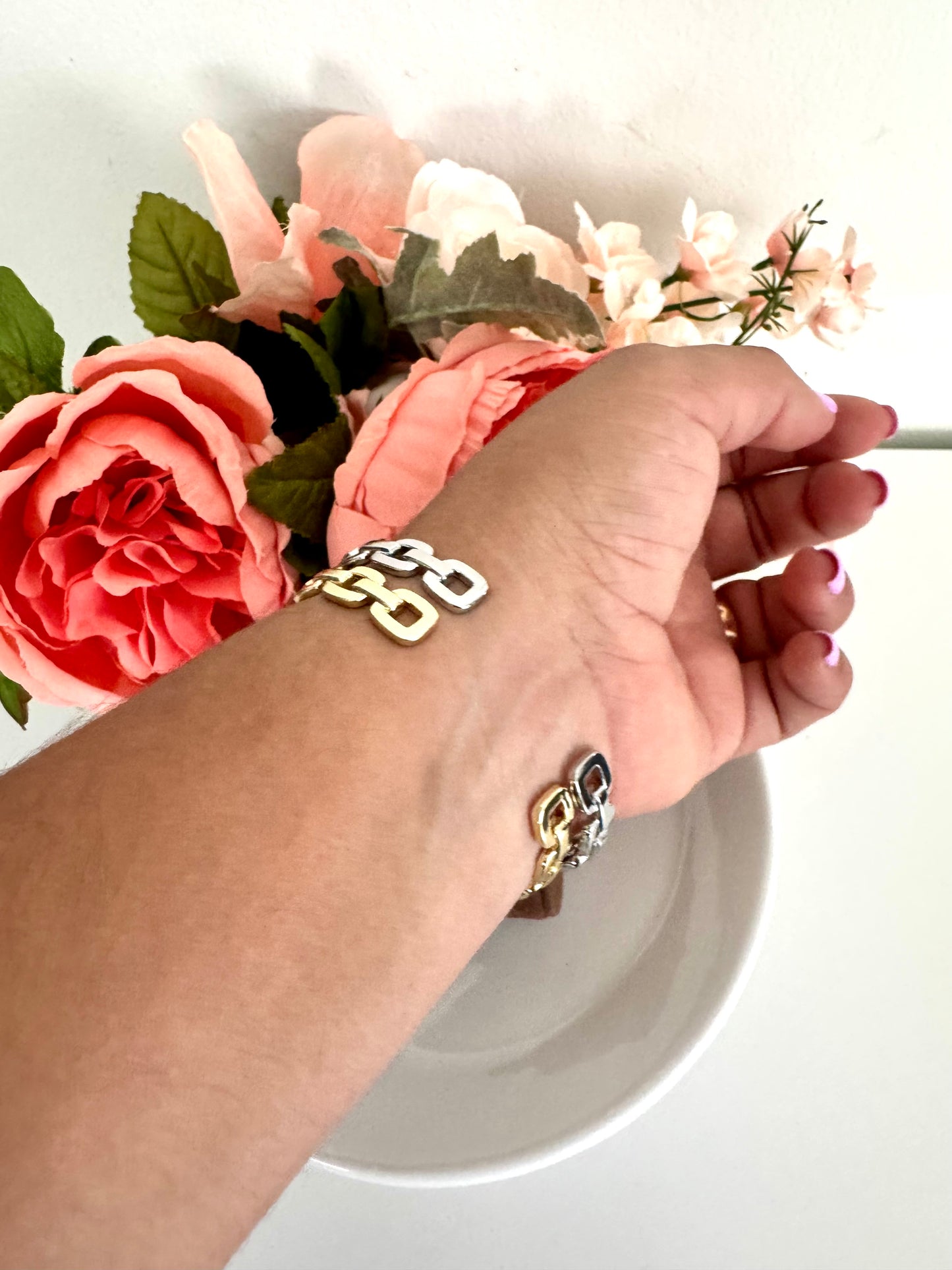 Brazalete estilo cadena tipo cuff – Bañado en oro de 18K