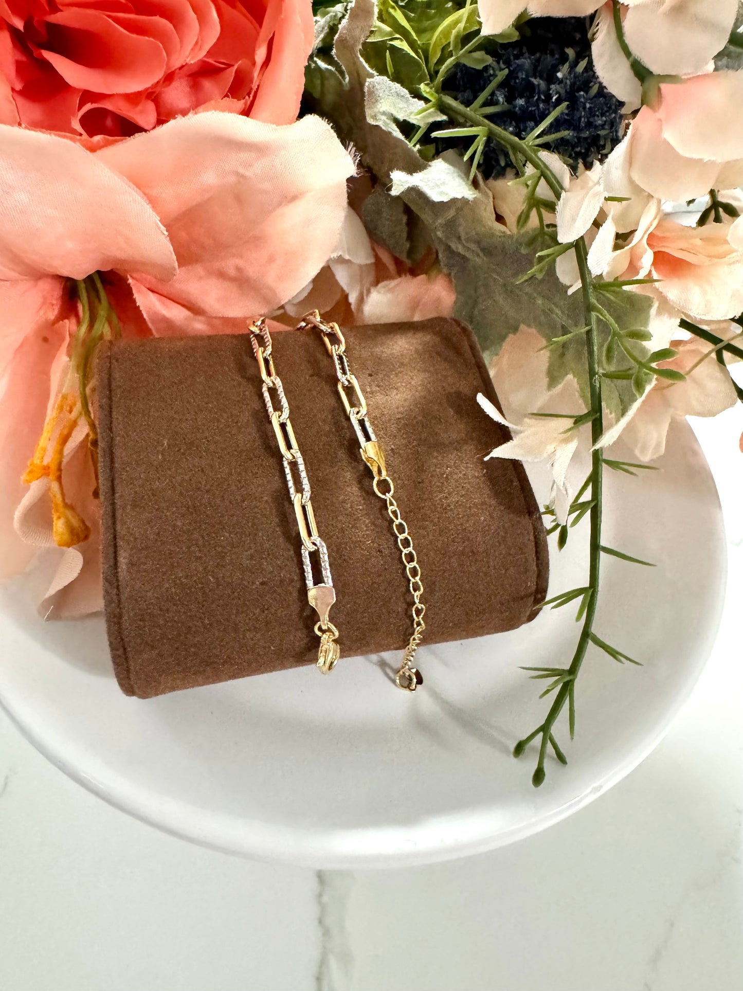 Pulsera bicolor de eslabones tipo paperclip con textura – Bañada en oro de 18K y rodio