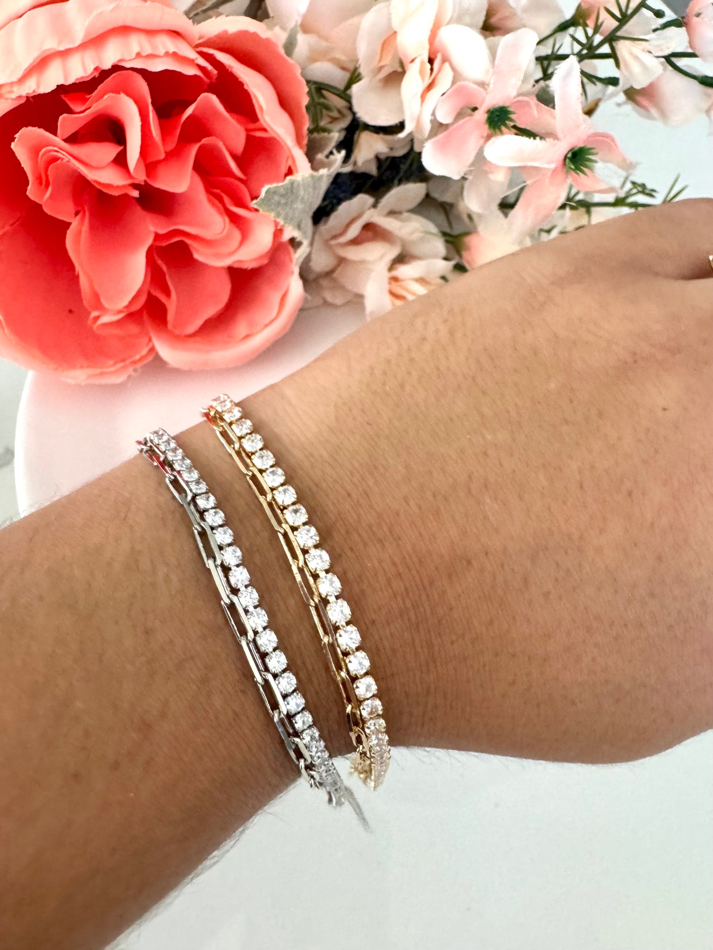 Pulsera doble con circonias y cadena tipo paperclip – Bañada en oro de 18K o rodio