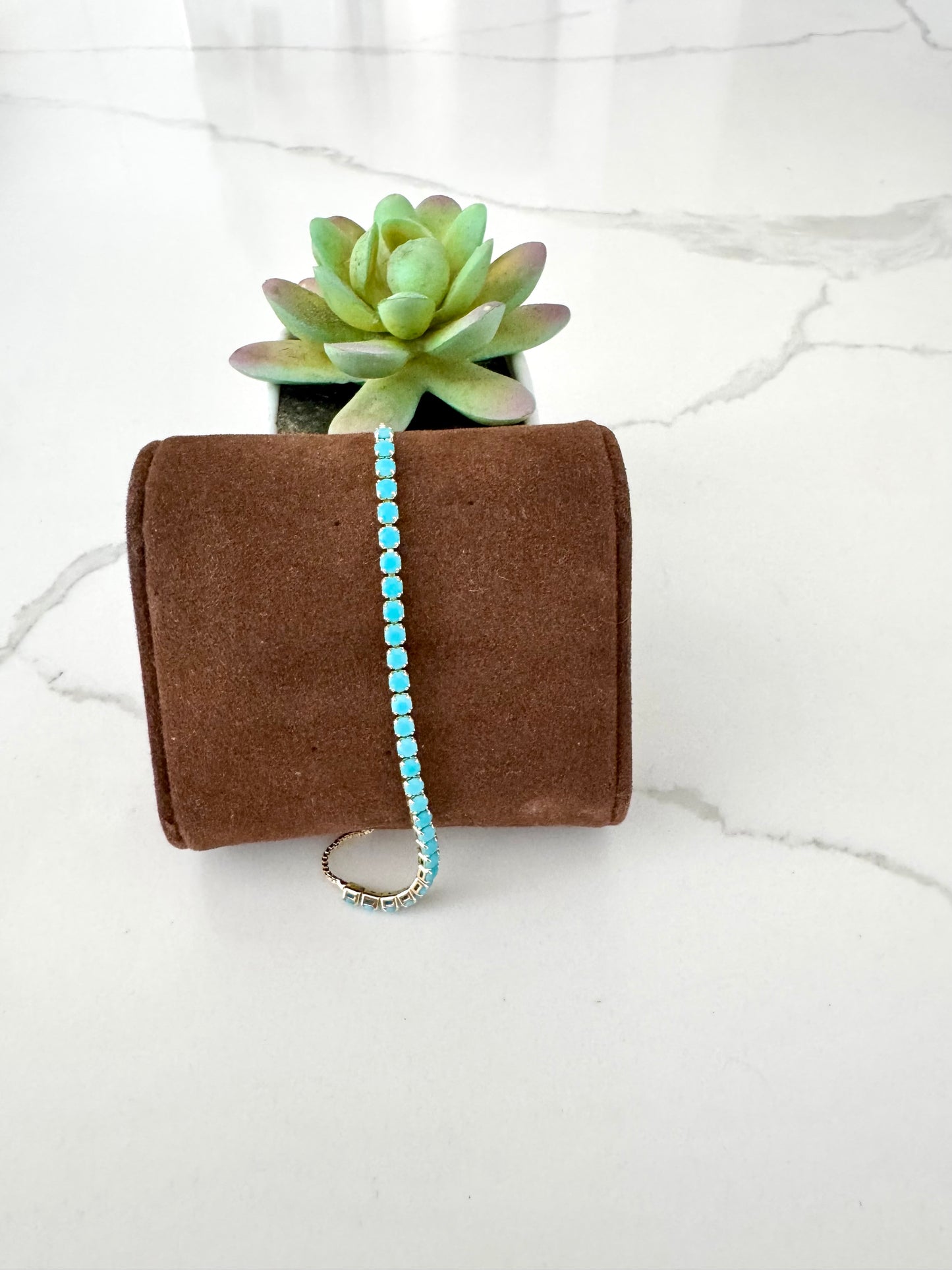 Pulsera ajustable con cadena box y circonias redondas – Bañada en oro de 18K