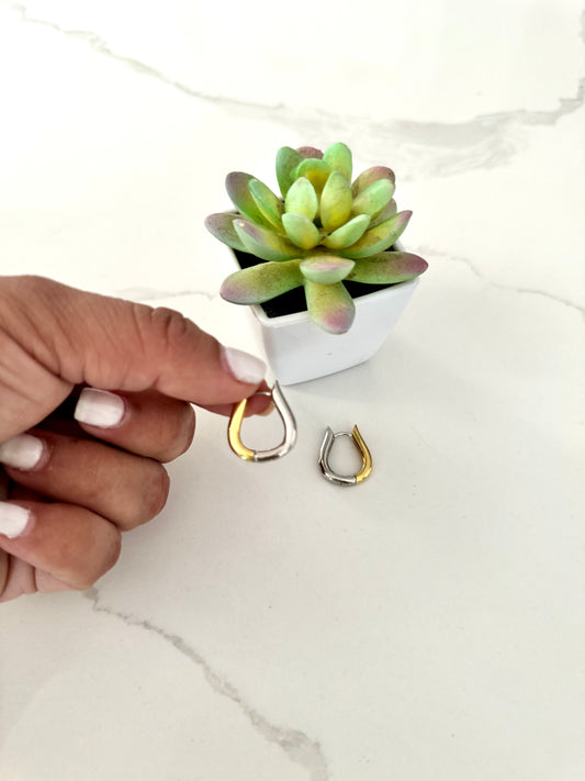 Aretes tipo herradura bicolor con cierre articulado