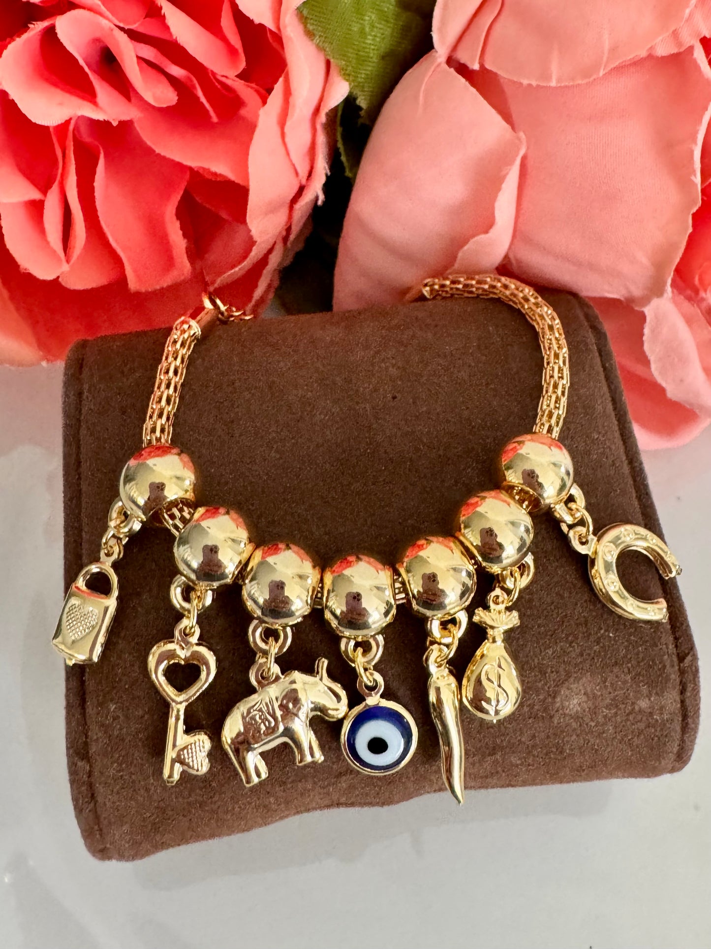 Pulsera con dijes de la suerte – Bañada en oro de 18K o rodio