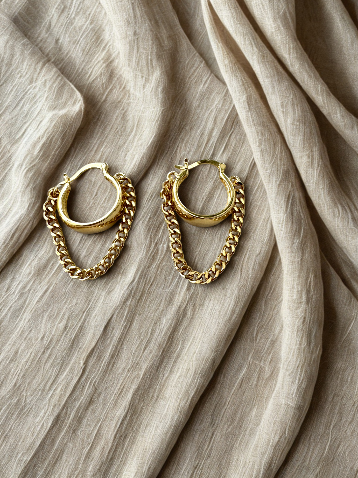 Aretes Aro con Cadena