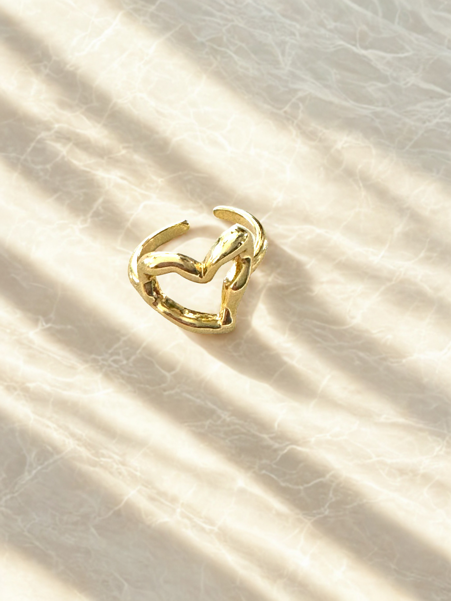 Anillo Corazón Dorado Ajustable