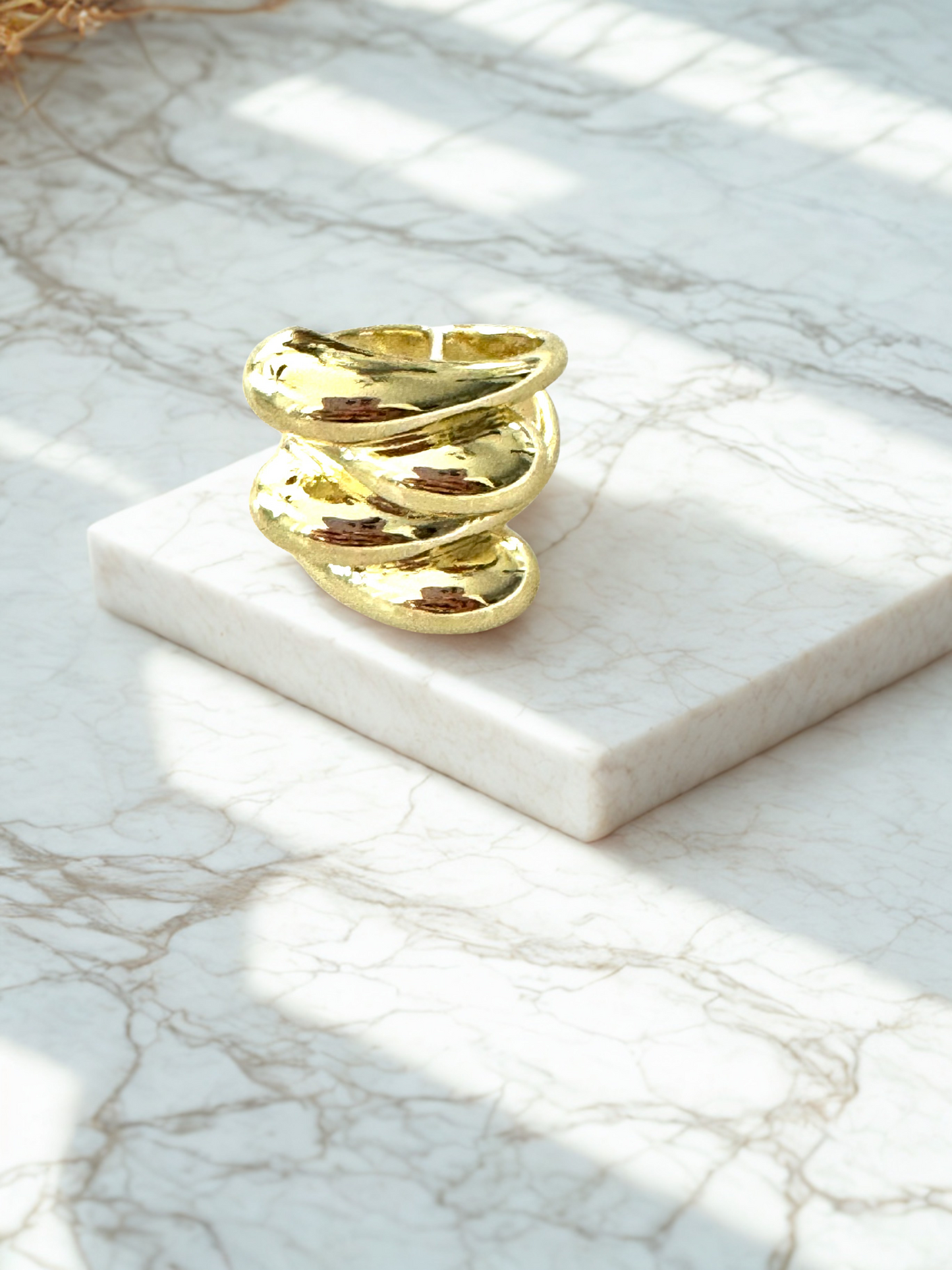 Anillo Dorado Triple Ondas