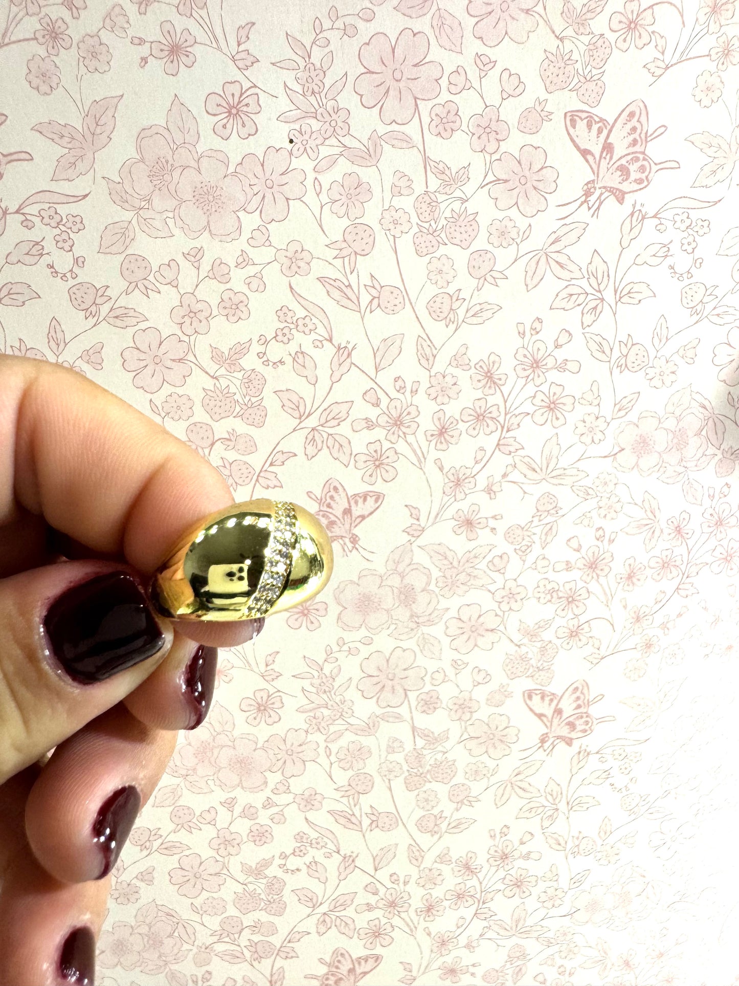 Anillo Elegancia Dorada con Brillos