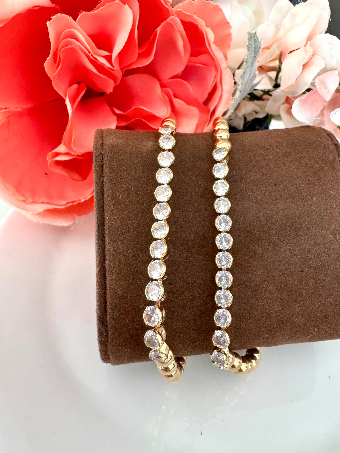 Pulsera ajustable con cuentas y circonias – Bañada en oro de 18K