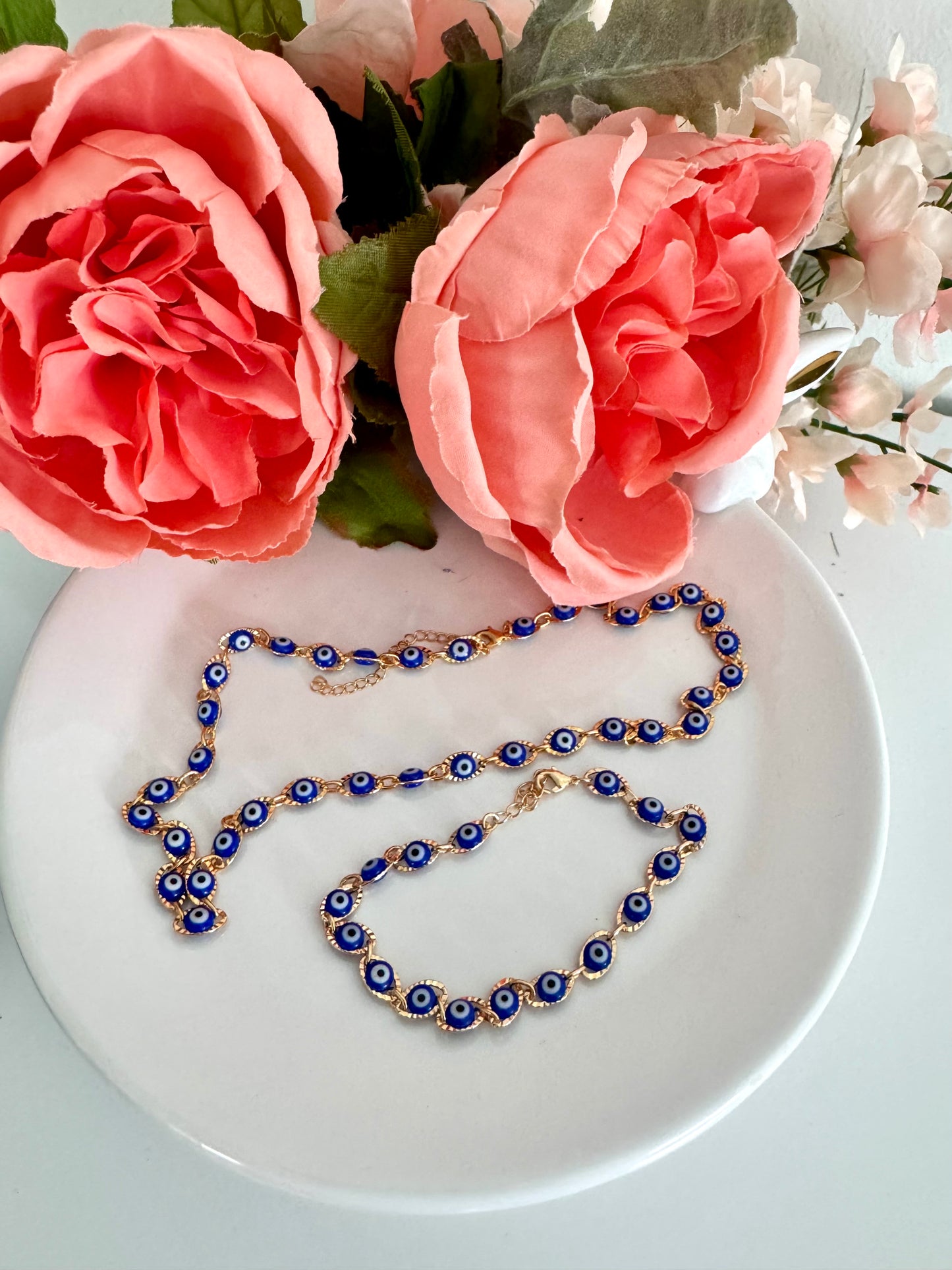 Pulsera de ojo turco esmaltado azul – Diseño calado con textura, bañada en oro de 18K