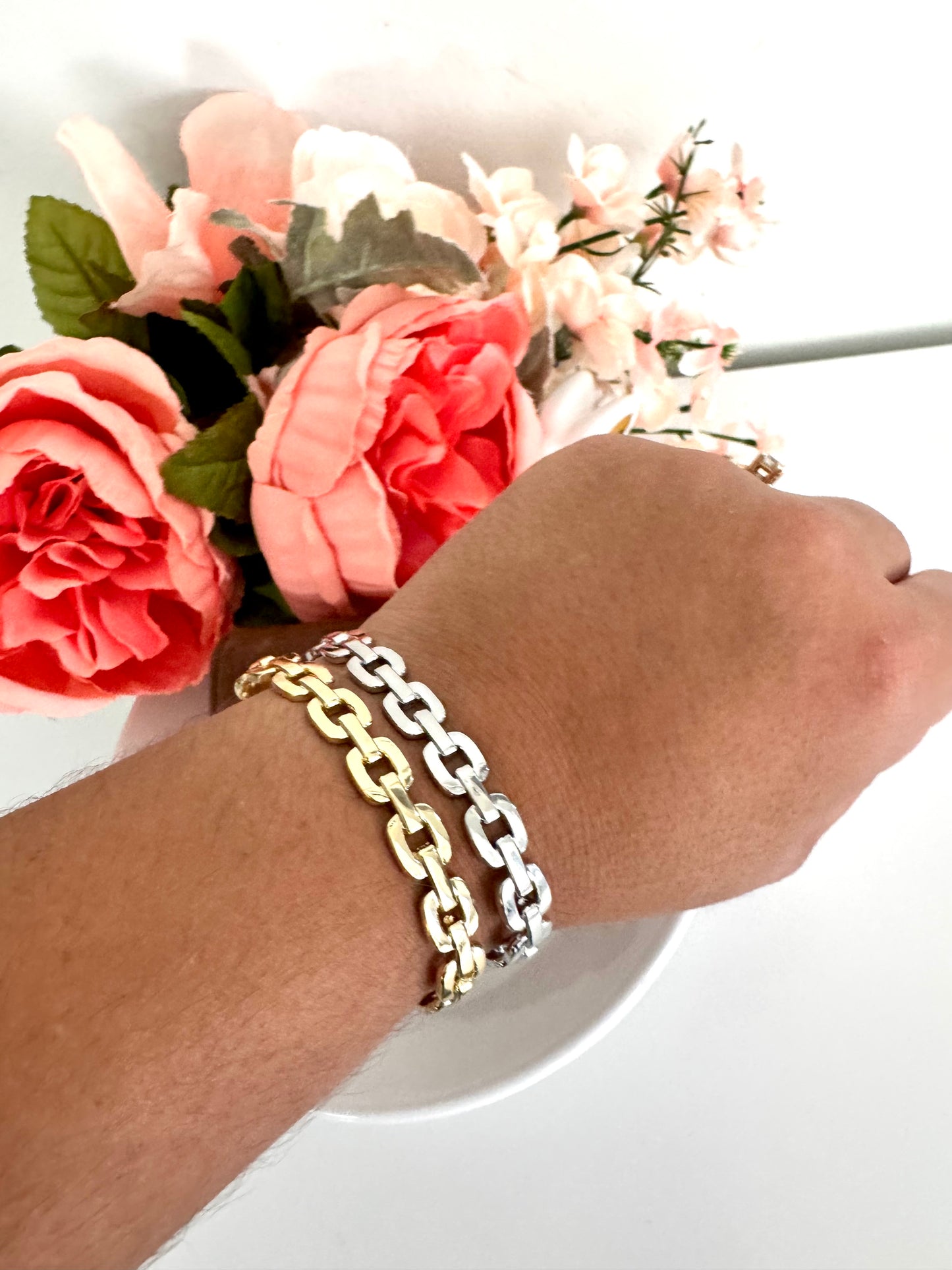 Brazalete estilo cadena tipo cuff – Bañado en oro de 18K