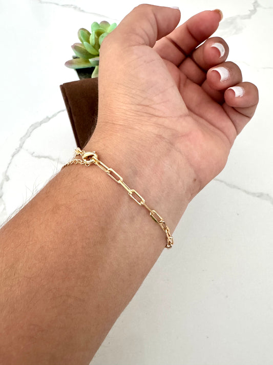 Pulsera de eslabones tipo clip con circonias – Bañada en oro de 18K
