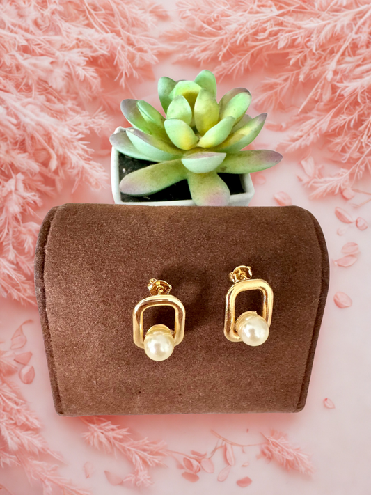 Aretes de perla con marco rectangular
