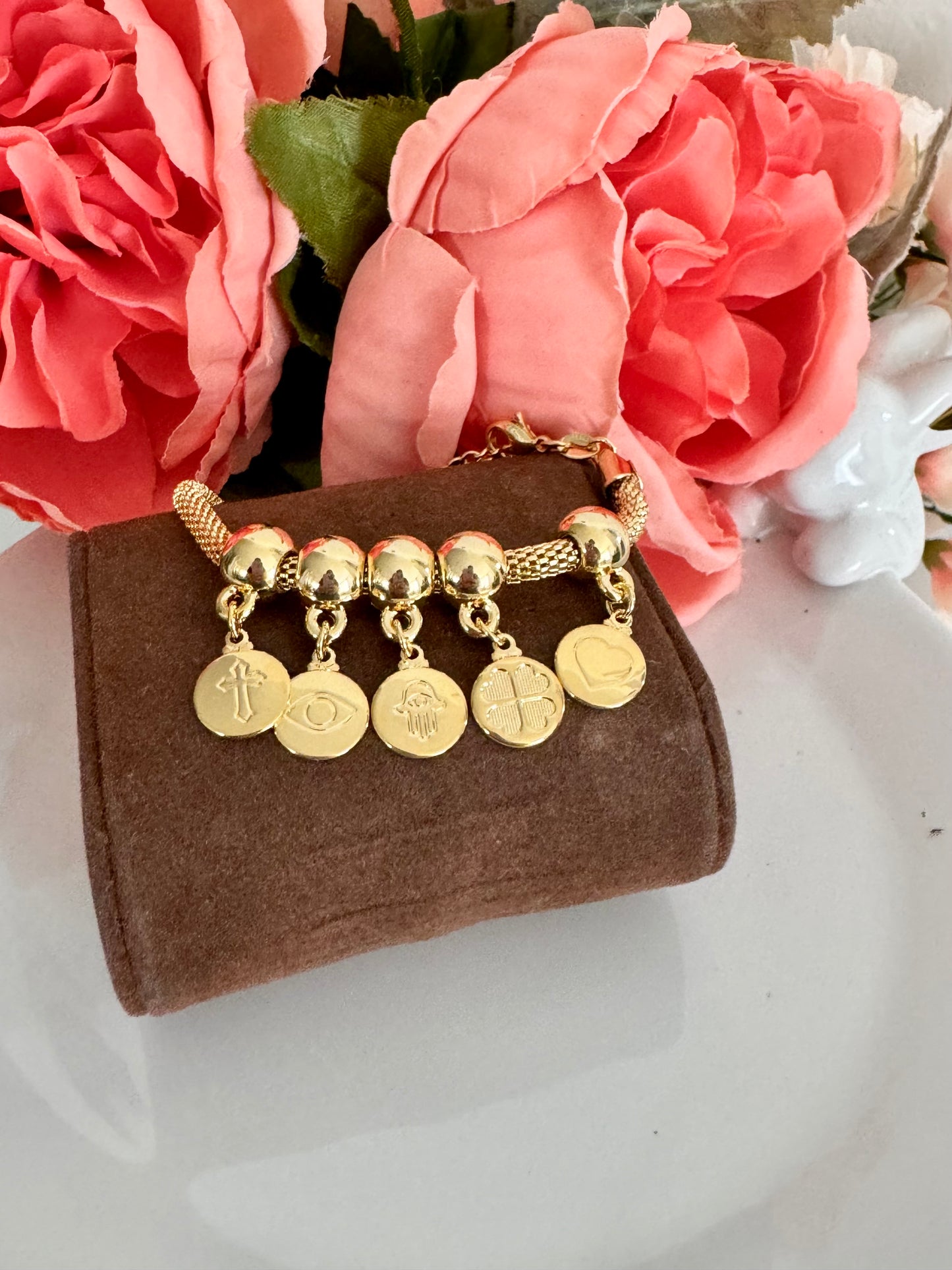 Pulsera con dijes de corazón, cruz, ojo turco y mano de Fátima – Bañada en oro de 18K
