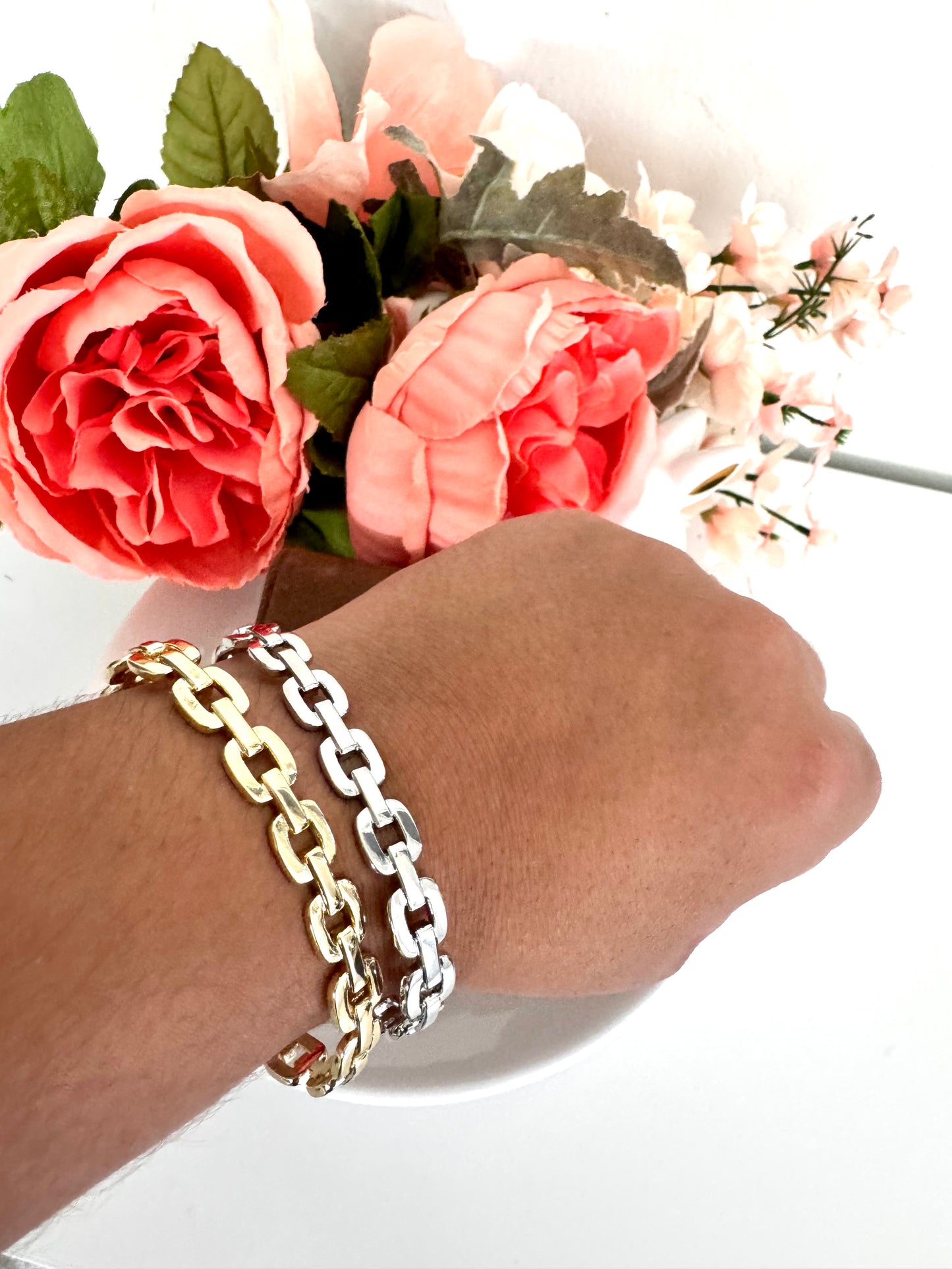 Brazalete estilo cadena tipo cuff – Bañado en oro de 18K