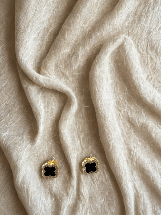 Aretes trébol Negro con Brillo