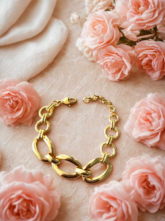 Pulsera Dorada con Eslabones Combinados